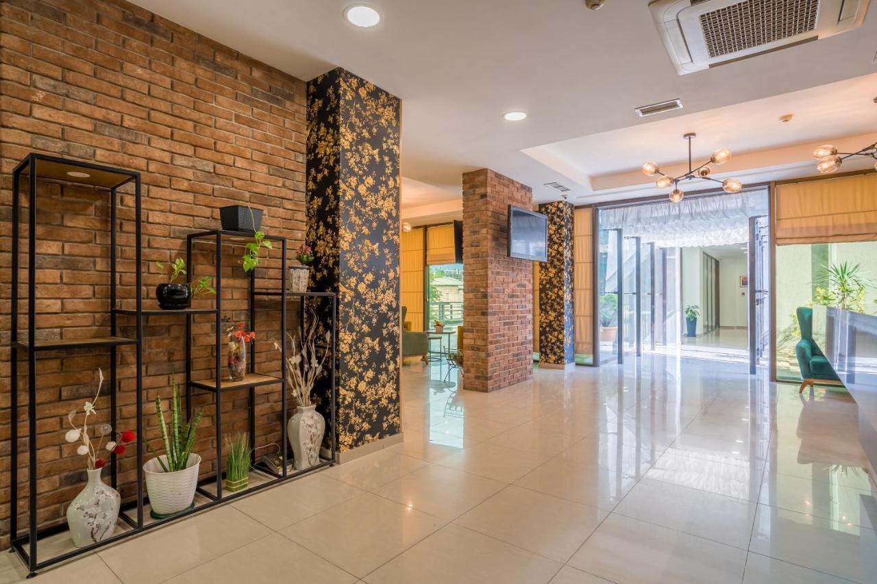 Capitol By Umbrella Hotel Tbilisi Bagian luar foto